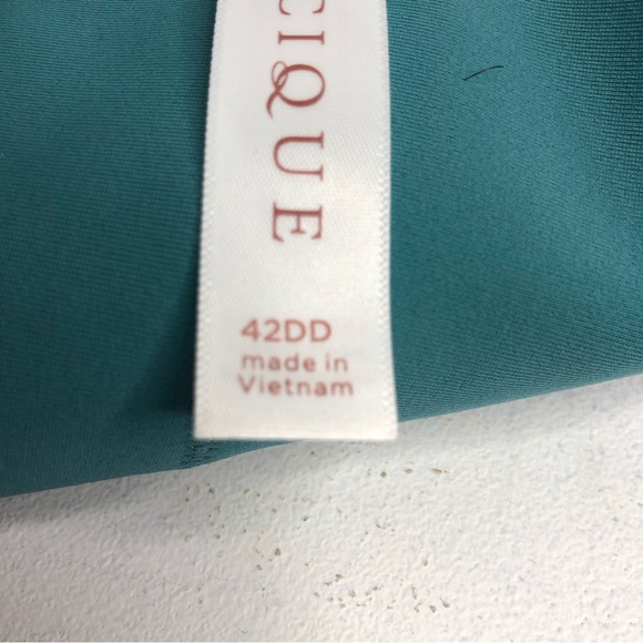 Cacique invisible lace back smoother teal full coverage underwire bra 42DD. C3 - Picture 8 of 11